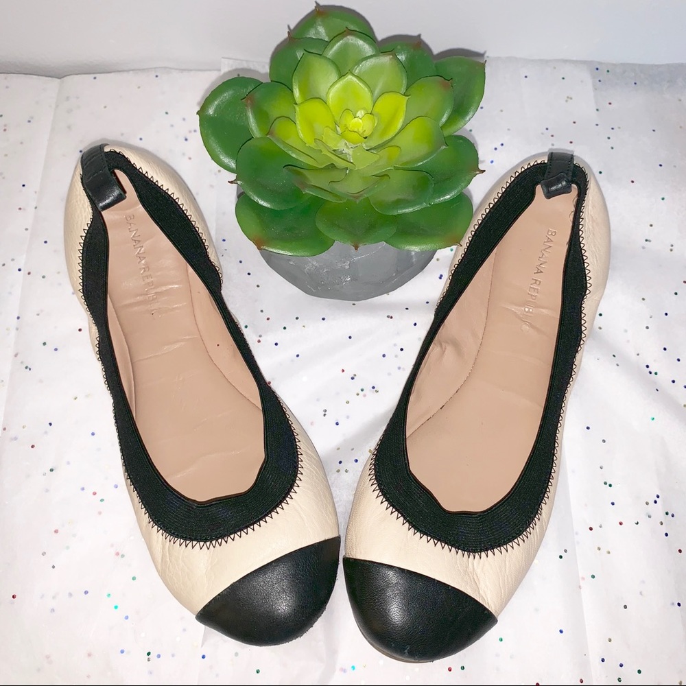 Banana Republic Flats